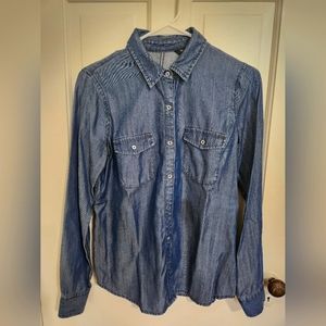White House Black Market Denim Button Down Chambray Shirt Dark Wash Size US 2